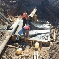 На Путейской улице укладывают новый водопровод