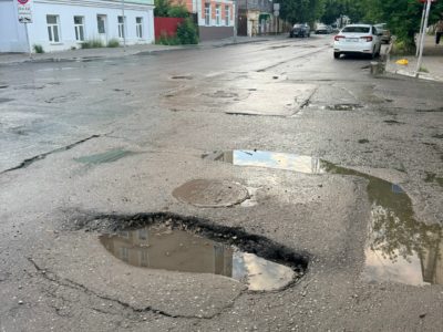 Начало ремонта улицы Воронина отложило отсутствие трубы