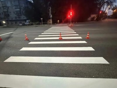 В Калуге продолжают обновлять дорожную разметку В Калуге продолжают обновлять дорожную разметку