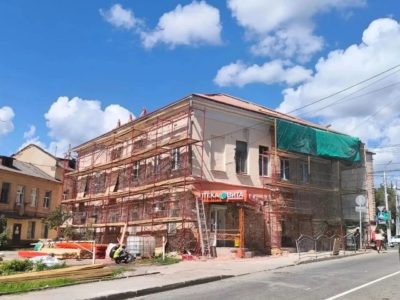 Старейшую усадьбу на Кутузова продолжают ремонтировать