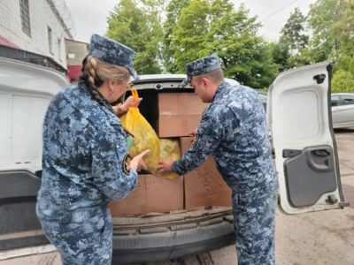 Сотрудники ИК-7 передали гумпомощь для бойцов СВО Сотрудники ИК-7 передали гумпомощь для бойцов СВО