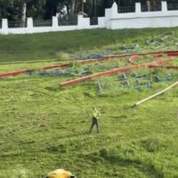 В Калуге робот-газонокосильщик приводит в порядок склон парка В Калуге робот-газонокосильщик приводит в порядок склон парка