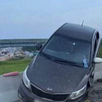 На калужской трассе иномарка врезалась в препятствие. Пассажир погиб
