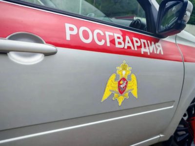 Пьяный калужанин разбил окна и светильники на двух участках