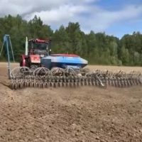 В пригороде Калуги активно сеют озимый рапс