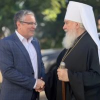 Дмитрий Денисов принял участие в Божественной литургии Свято-Лаврентьевого монастыря
