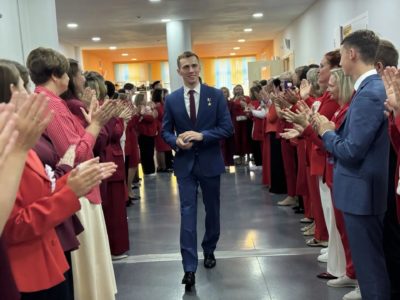 Руководитель «Юнармии» Герой России Владислав Головин с позывным «Струна» посетил школу №17