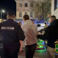 Полицейские и следователи нагрянули в алкомаркет на улице Марата Полицейские и следователи нагрянули в алкомаркет на улице Марата