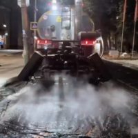 На Чичерина укладывают выравнивающий слой асфальта