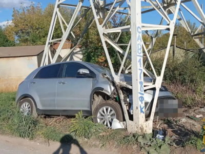 Водитель погиб, врезавшись в опору ЛЭП в Калуге Водитель погиб, врезавшись в опору ЛЭП в Калуге