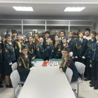 Легенда гребли на байдарках и каноэ встретилась с юными часовыми Поста №1