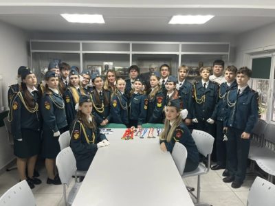 Легенда гребли на байдарках и каноэ встретилась с юными часовыми Поста №1