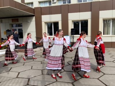 В Калуге на избирательных участках проходят концертные программы В Калуге на избирательных участках проходят концертные программы