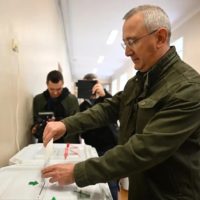 Владислав Шапша проголосовал отдал свой голос на выборах в Госдуму