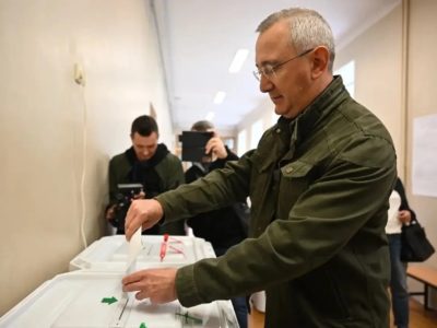 Владислав Шапша отдал свой голос на выборах в Госдуму Владислав Шапша отдал свой голос на выборах в Госдуму