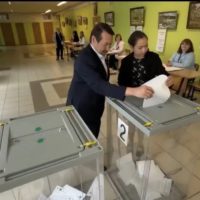 Геннадий Скляр проголосовал на выборах в Госдуму