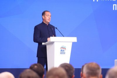 Дмитрий Медведев предложил кандидатуру Дмитрия Кобылкина на должность руководителя фракции Единой России в Госдуме