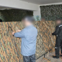 В калужской колонии №5 осужденные изготавливают маскировочные сети для бойцов СВО