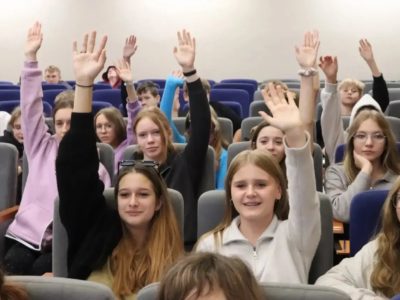 В областном центре во второй раз проходит научная смена «Коды Курчатова» В областном центре во второй раз проходит научная смена «Коды Курчатова»