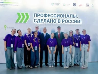Владислав Шапша поздравил работников среднего профессионального образования с праздником