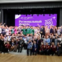 Возраст – серебро,  дела – золото