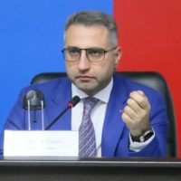 Готовы подставить плечо