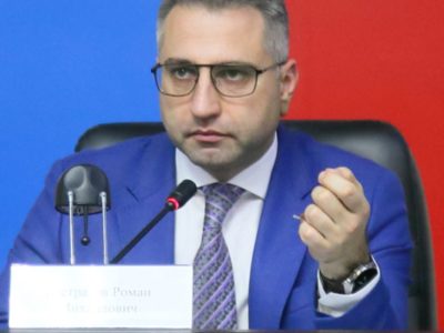 Готовы подставить плечо Готовы подставить плечо